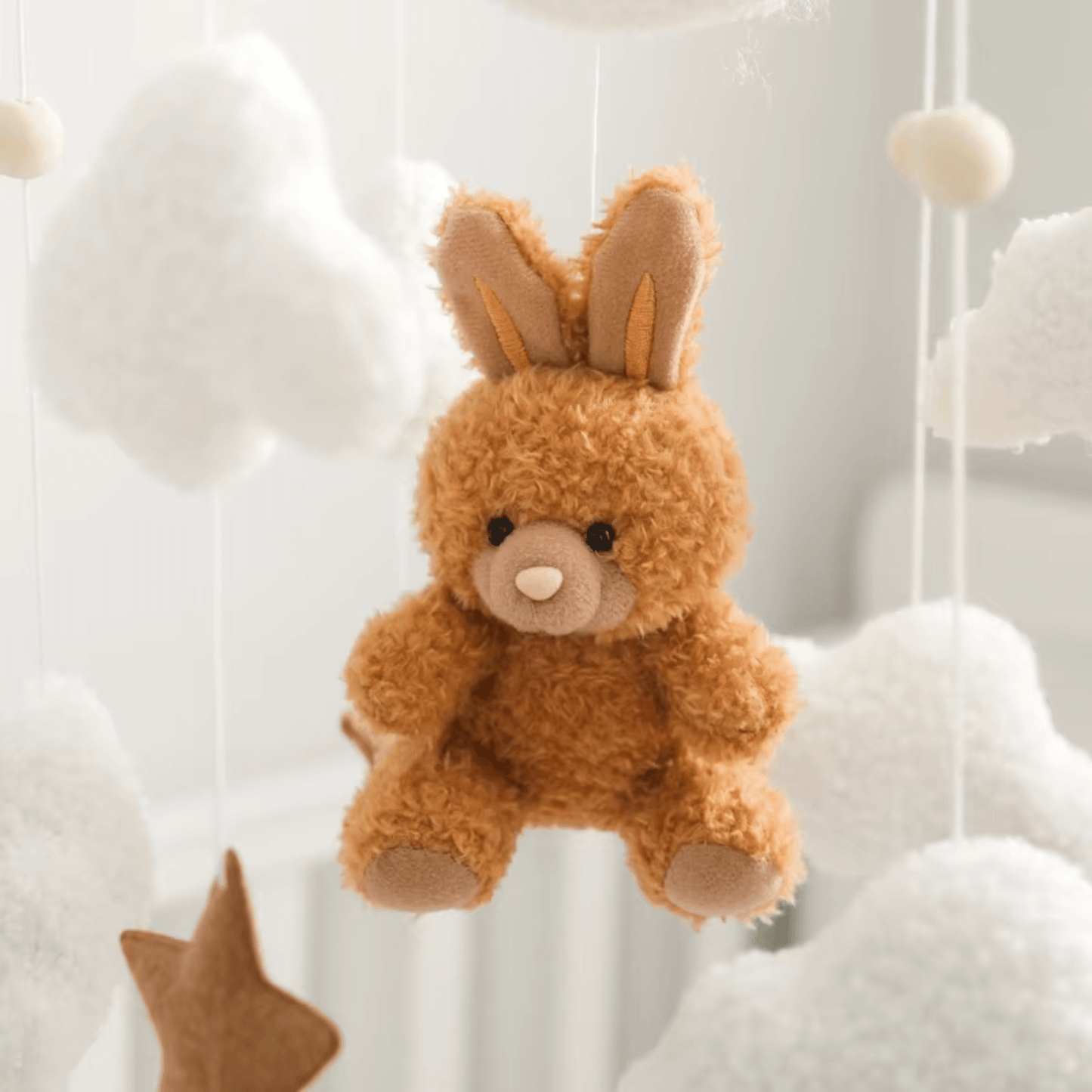 Mobile pour Lit Bébé BunnyDreams – Lapin Mignon Marron ou Rose avec Lune, Étoiles et Nuages