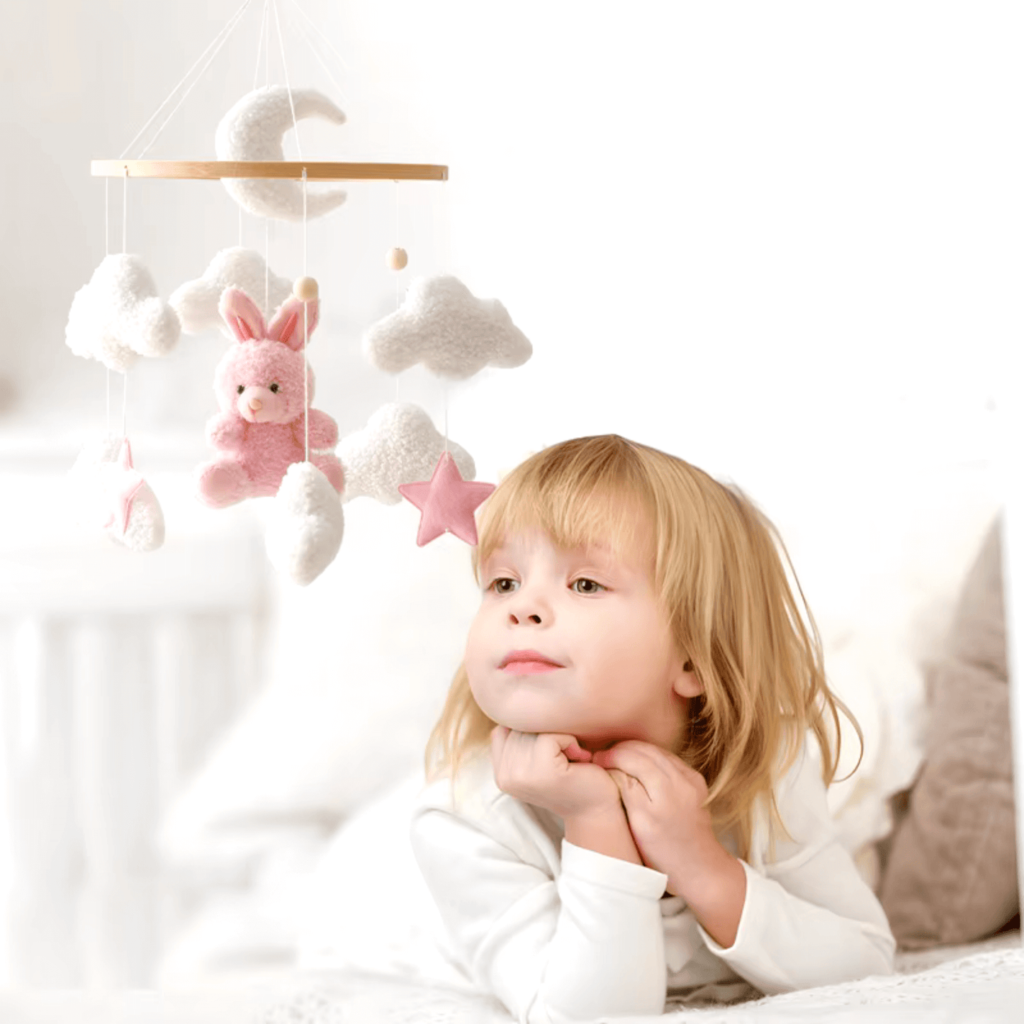 Mobile pour Lit Bébé BunnyDreams – Lapin Mignon Marron ou Rose avec Lune, Étoiles et Nuages